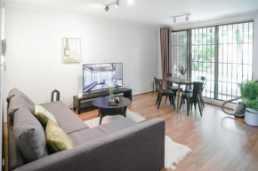 Surry Hills 2Br APT near Sydney Opera House, Sydney